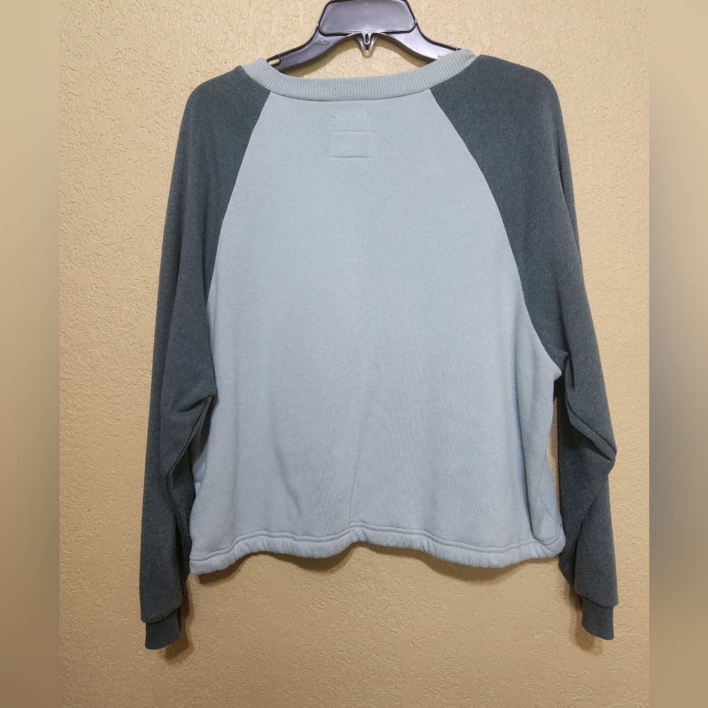 Crewneck - Picture 2 of 3